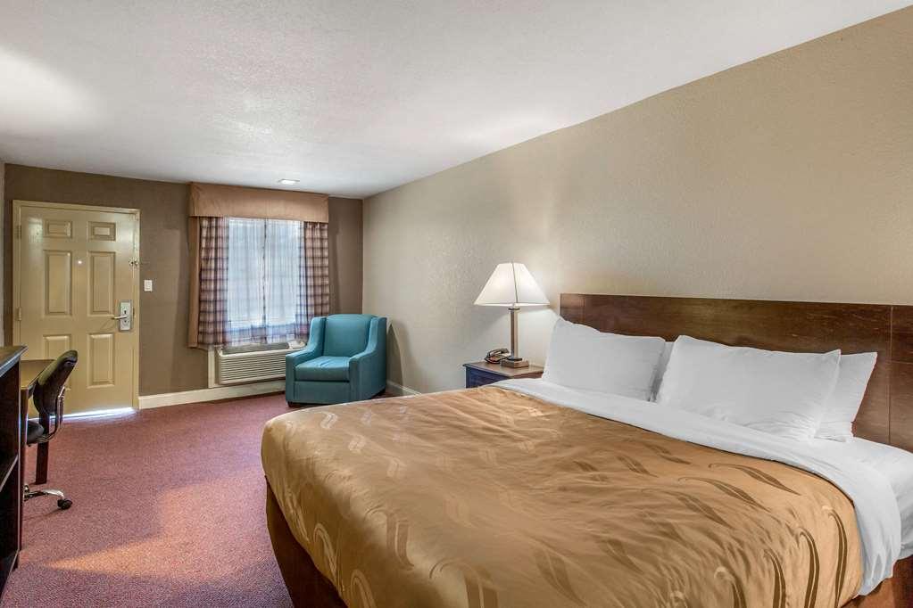 Quality Inn & Suites Port Arthur - Nederland Bilik gambar