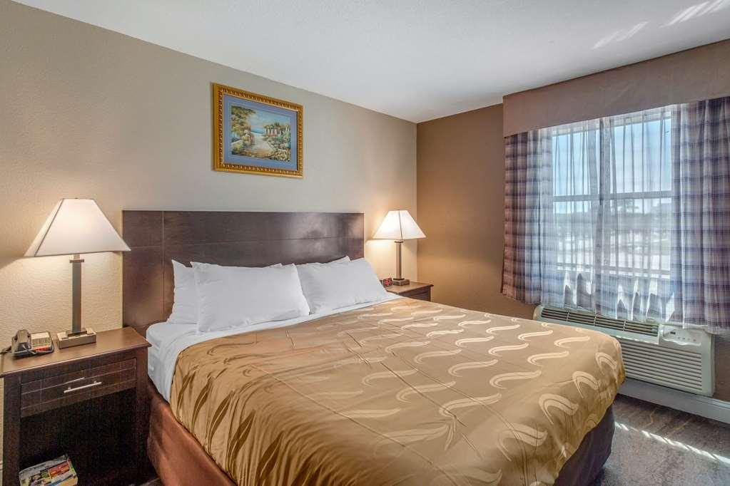 Quality Inn & Suites Port Arthur - Nederland Bilik gambar