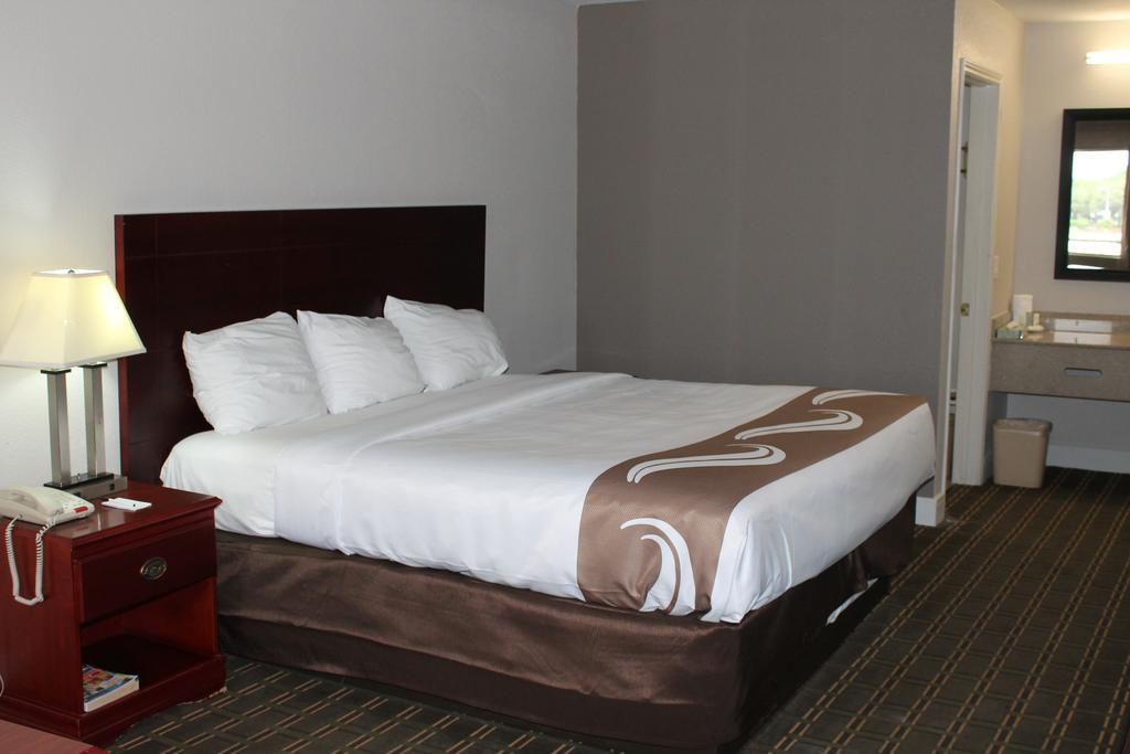 Quality Inn & Suites Port Arthur - Nederland Luaran gambar