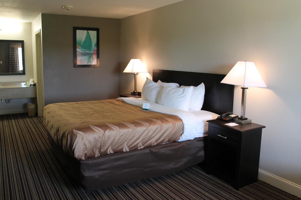 Quality Inn & Suites Port Arthur - Nederland Luaran gambar